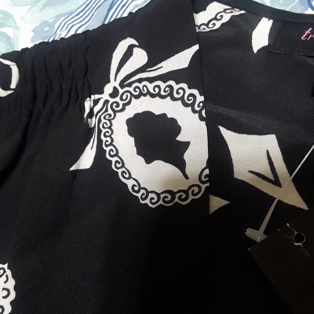 SOLD ON DEPOP!! Trashy Diva blouse - Picture 3 of 3
